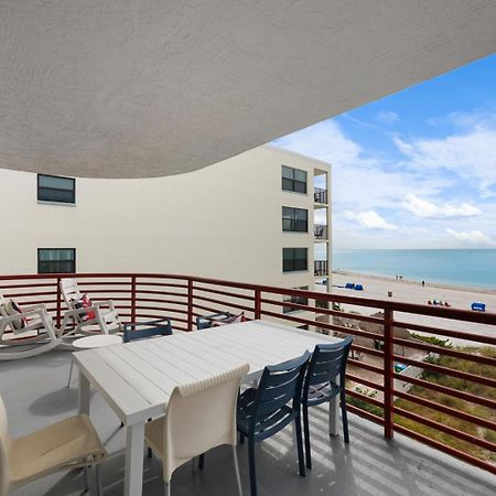 301 Crimson Condos St. Pete Beach Extérieur photo