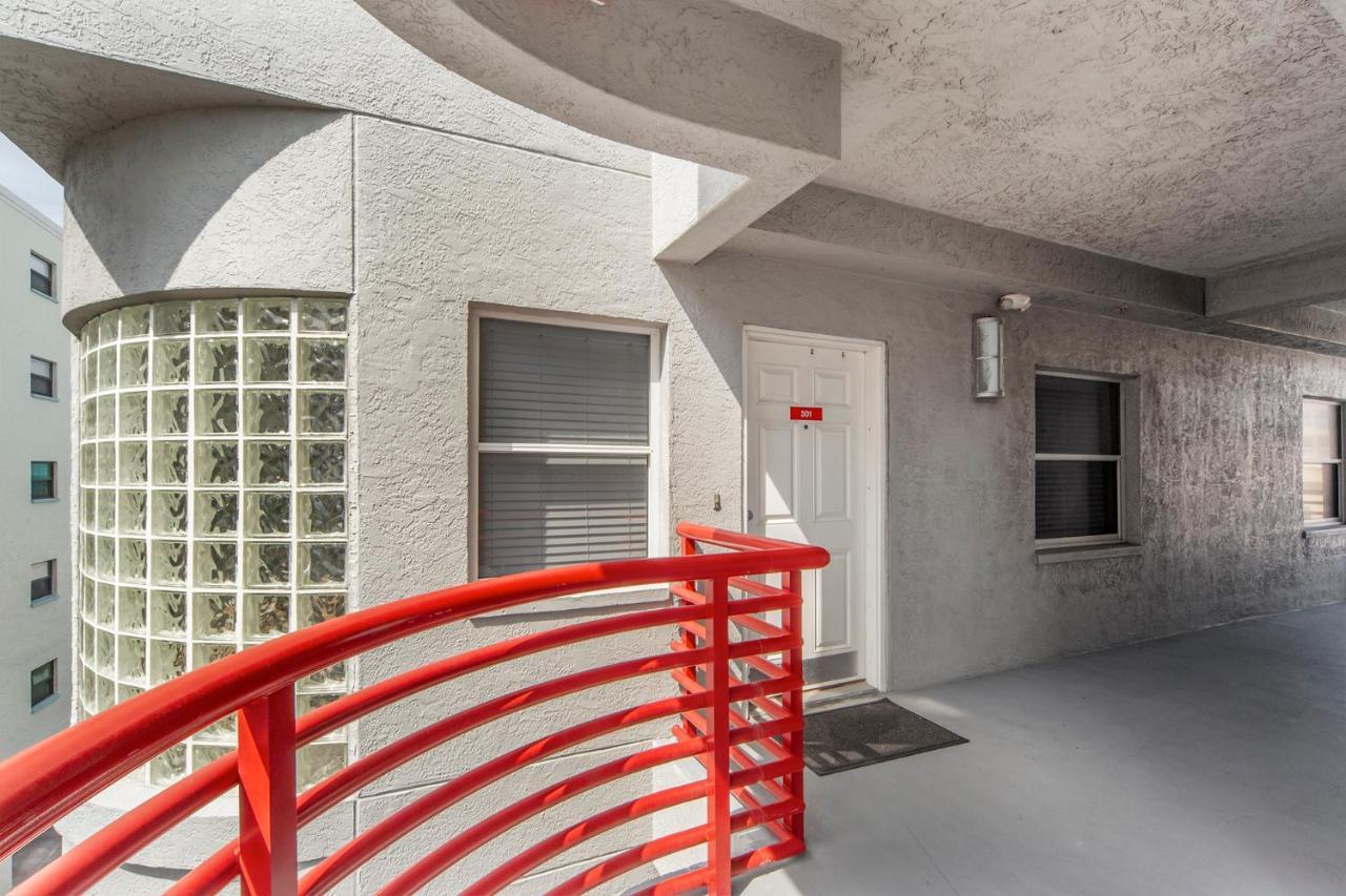 301 Crimson Condos St. Pete Beach Extérieur photo