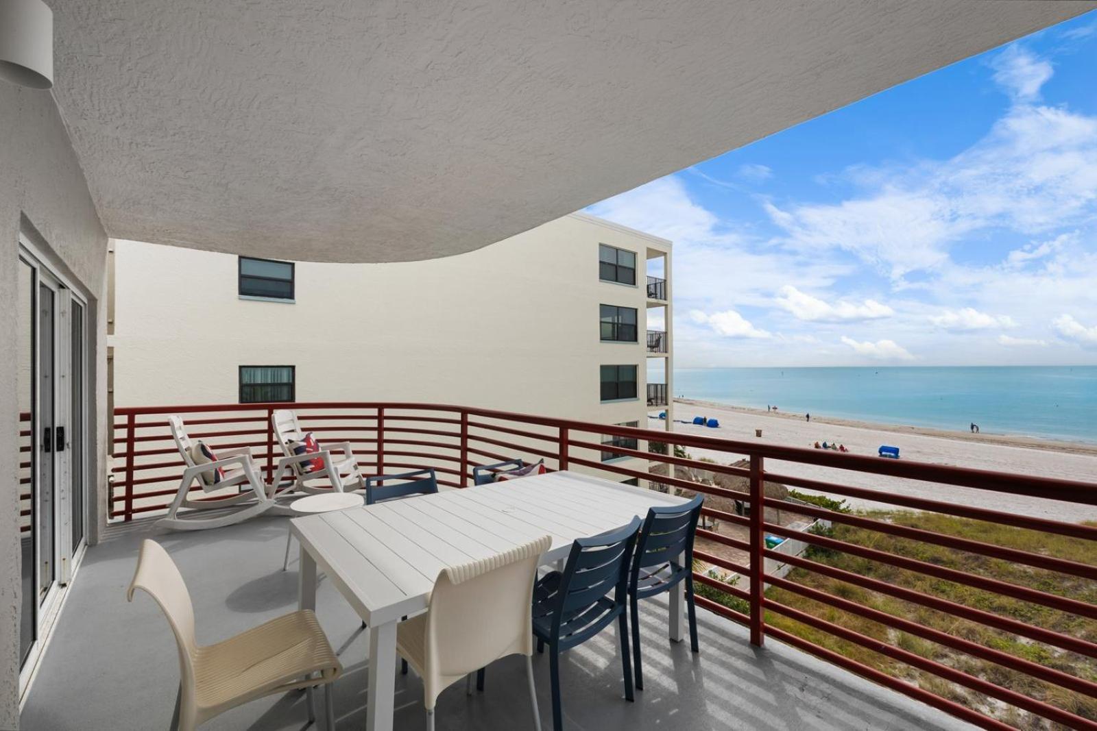 301 Crimson Condos St. Pete Beach Extérieur photo